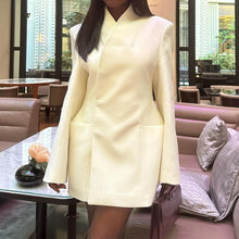 Afbeelding in Gallery-weergave laden, DARA Women's Solid Collar Coat with Shoulder Pads and Long Full Sleeves - Elegant and Loose