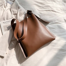 Indlæs billede til gallerivisning PEPPY  #1 Rectangle Fashion Style Lady Messenger Shoulder/ Crossbody Bag