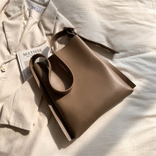Indlæs billede til gallerivisning PEPPY  #1 Rectangle Fashion Style Lady Messenger Shoulder/ Crossbody Bag