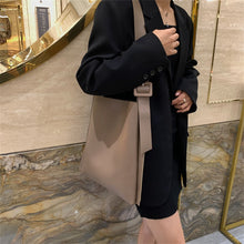 Indlæs billede til gallerivisning PEPPY  #1 Rectangle Fashion Style Lady Messenger Shoulder/ Crossbody Bag