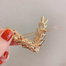 Indlæs billede til gallerivisning PADI  V Shape Crystal Hair Clip - Bali Lumbung