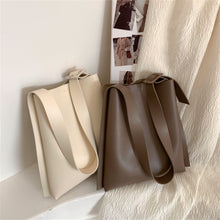 Indlæs billede til gallerivisning PEPPY  #1 Rectangle Fashion Style Lady Messenger Shoulder/ Crossbody Bag