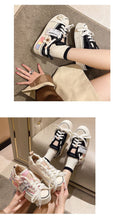 Indlæs billede til gallerivisning MAGGIE Canvas Platform Sneakers with Flowers - Bali Lumbung