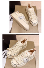 Indlæs billede til gallerivisning MAGGIE Canvas Platform Sneakers with Flowers - Bali Lumbung