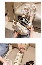 Indlæs billede til gallerivisning MAGGIE Canvas Platform Sneakers with Flowers - Bali Lumbung