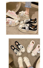 Indlæs billede til gallerivisning MAGGIE Canvas Platform Sneakers with Flowers - Bali Lumbung