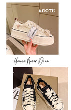 Indlæs billede til gallerivisning MAGGIE Canvas Platform Sneakers with Flowers - Bali Lumbung