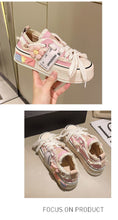 Indlæs billede til gallerivisning MAGGIE Canvas Platform Sneakers with Flowers - Bali Lumbung