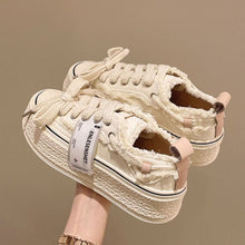 Indlæs billede til gallerivisning MAGGIE Canvas Platform Sneakers with Flowers - Bali Lumbung