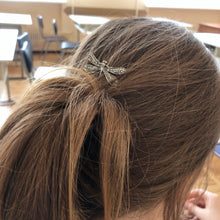 Afbeelding in Gallery-weergave laden, POLY Elegant Vintage Silver Dragonfly Hairpins - Bali Lumbung