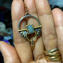 Laden Sie das Bild in den Galerie-Viewer, DORIE Vintage Boho Round Silver Drop Earrings