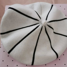 Cargar imagen en el visor de la galería, TALLIE Elegant Women&#39;s Stripe Berret Hat