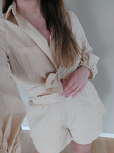 Laden Sie das Bild in den Galerie-Viewer, EMMA Spring Summer Puff Long Sleeves Blouse and Short Pants Dress Set