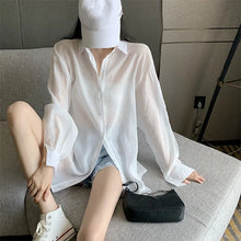 Laden Sie das Bild in den Galerie-Viewer, LANI Blouses, Elegant and See-Through, with Long Sleeves and a Loose Fit - Bali Lumbung