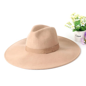 JARI Wide-Brimmed Fedora Hat with a Fashionable Look