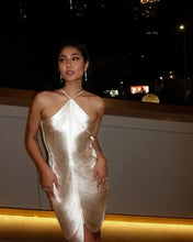 Indlæs billede til gallerivisning AURORA Elegant Metallic Dress with a Distinctive Design, Ideal for Evening Events - Bali Lumbung