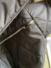 Indlæs billede til gallerivisning ARETHAQuilted Crossbody Nylon Tote Bag - Lightweight, Durable, Stylish