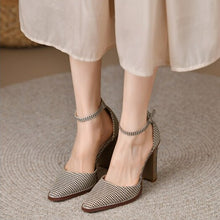 Cargar imagen en el visor de la galería, VIPER Women&#39;s Pump Pointed Toes featuring a Stylish, Chunky Heel Design - Bali Lumbung