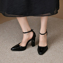 Laden Sie das Bild in den Galerie-Viewer, VIPER Women&#39;s Pump Pointed Toes featuring a Stylish, Chunky Heel Design - Bali Lumbung