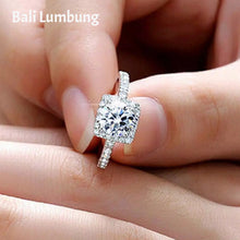 Laden Sie das Bild in den Galerie-Viewer, KATE Crystal Engagement Rings - Bali Lumbung