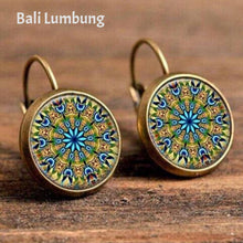Laden Sie das Bild in den Galerie-Viewer, CASSANDRA Vintage Boho Jewelry Stud Earrings For Women Geometric Pattern - Bali Lumbung