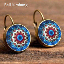 Laden Sie das Bild in den Galerie-Viewer, CASSANDRA Vintage Boho Jewelry Stud Earrings For Women Geometric Pattern - Bali Lumbung