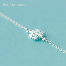 Laden Sie das Bild in den Galerie-Viewer, RIA Winter Snowflake Silver Bracelets - Bali Lumbung