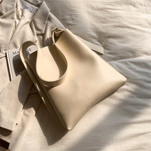 Indlæs billede til gallerivisning PEPPY  #1 Rectangle Fashion Style Lady Messenger Shoulder/ Crossbody Bag