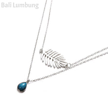 Cargar imagen en el visor de la galería, BRI Feather Pendant Stone Necklace - Bali Lumbung