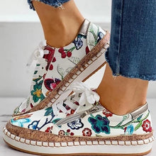 Afbeelding in Gallery-weergave laden, GHEA Cute Fashion Style Casual Flower Printed Lace-Up Platform Sneakers
