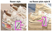Indlæs billede til gallerivisning MAGGIE Canvas Platform Sneakers with Flowers - Bali Lumbung