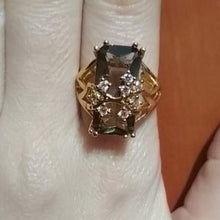 Laden Sie das Bild in den Galerie-Viewer, HIJSU  Vintage Peridot Gold Gem Plated Ring