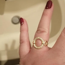 Laden Sie das Bild in den Galerie-Viewer, THENA Modern Style Gold Cubic Zirconia Ring