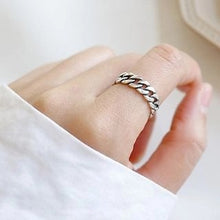 Afbeelding in Gallery-weergave laden, AGALIA #3 Silver Band or Chain Style Adjustable Rings