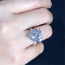 Cargar imagen en el visor de la galería, SARAH Crystal Heart Shape Ring for Women Engagement - Bali Lumbung