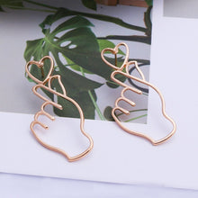 Laden Sie das Bild in den Galerie-Viewer, OBI Hand Holding Heart Shape Valentine&#39;s Gift Unique Stud Earrings - Bali Lumbung