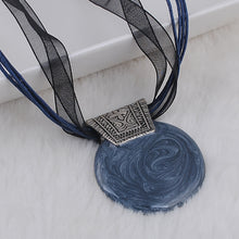 Indlæs billede til gallerivisning ALEDA Vintage Round Enamel Pendant Ribbon Necklace