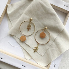 Laden Sie das Bild in den Galerie-Viewer, KIKA Handmade Asymmetrical Hoop Leaf Drop Earrings - Bali Lumbung
