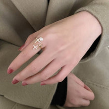 Indlæs billede til gallerivisning GENEVIEVE Crystal Star Shaped with Foux Pearl Adjustable Ring - Bali Lumbung