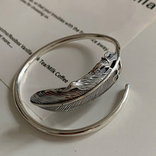 Cargar imagen en el visor de la galería, AETHRA #2 Feather Leaves Sterling Silver Wrap Around Adjustable Bracelet